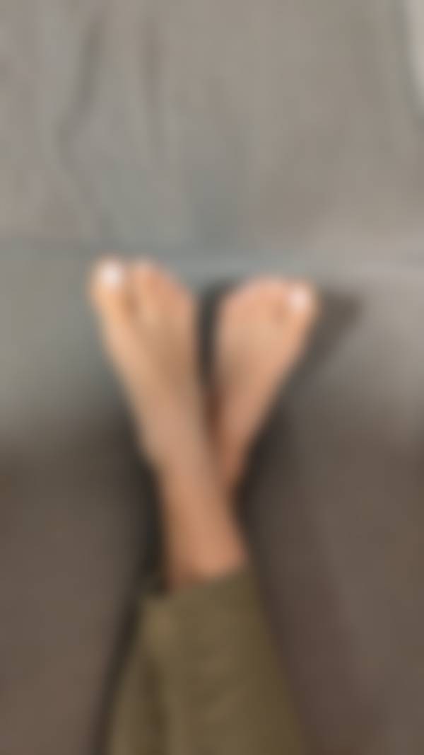 White toes Photos & Videos pack - Image 7