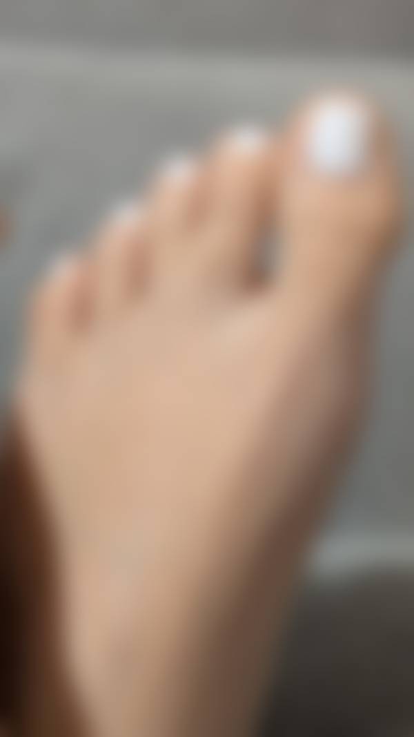 White toes Photos & Videos pack - Image 9